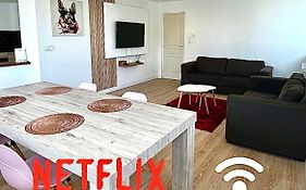 Grand loft confortable à deux pas de la plage